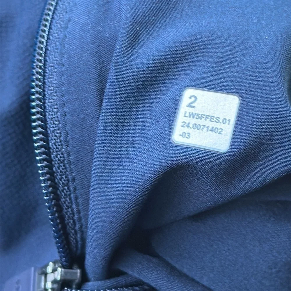 Lululemon sz 2 License to Train High-Rise Pant True Navy, NWOT new without tags